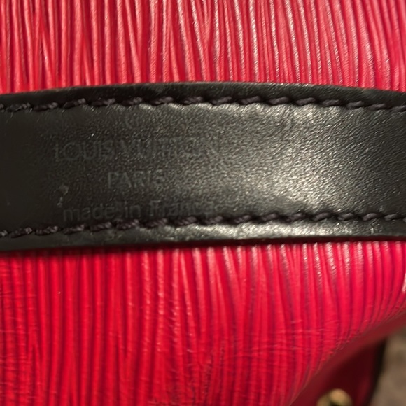 AUTHENTIC Louis Vuitton Epi Petit Noe Drawstring Shoulder Bag - Picture 10 of 12